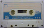 ORWO Kassette K60 weiß / Fenster groß / Aufkleber blau ORWO Logo weiß links unten / mit low noise