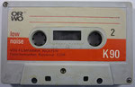ORWO Kassette K90 weiß / Fenster groß / 6-fach Verschraubung / Aufkleber orangerot ORWO Logo schwarz links oben / mit low noise