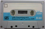 ORWO Kassette K60 grau / Fenster groß / Aufkleber hellblau ORWO Logo schwarz links unten / mit low noise