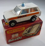 20B Police Patrol weiß / Frostscheiben / Police klein / Rundumleuchte blau / Sitze orange / Bodenplatte unbemalt