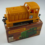 24C Shunter gelb ( Plastegehäuse) aus Spieleset Hafen / Pfeilaufkleber / Bodenplatte schwarz