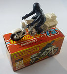 Matchbox 33C Honda 750 Police Motocycle / Rahmen weiß / Aufkleber Police / Speichen silber / Motorblock chrom / Sitz weiß/ Fahrer dunkelblau
