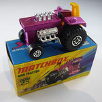 25A Mod Tractor / lila / Sitz gelb / 1. Gussvariante mit Scheinwerfern auf dem Kotflügel