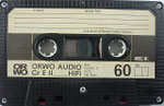 Kassette ORWO CrExtra II K60 (Dessau) / Gehäuse schwarz Oberfläche Rechteckmuster / 5-fach Verschraubung / 4 zeiliger Aufdruck
