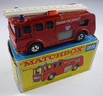 Matchbox 35A Merryweather Fire Engine / rotmetallic / Bodenplatte hellgrau