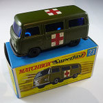 23A VW Camper olive aus TP 12B / Radkappen schwarz