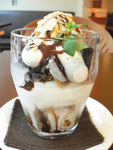 チョコレートパフェ　980円