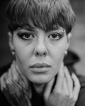 Künstlerisches Corporate Portrait – Frau Berlin