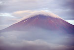 雲を纏った富士
