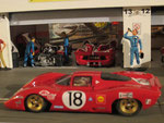 Racer Ferrari 312 P in der Boxengasse