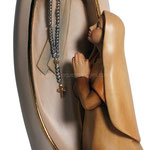 statua Madonna di Lourdes con Bernadette stilizzata in legno - busto