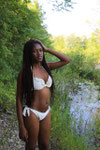 Anne Bikini10