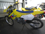 Mit 2 Suzuki drz 400 e werden meine Kollegen fahren.