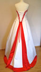 Brautkleid mit Schleppe