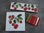 Cerises coordonnées (accroche-torchons, dessous de plat et porte-savon)