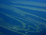 Blick aus dem Flieger von Manaus nach Barcelos über den riesigen Flussarchipel Anvillhanas.