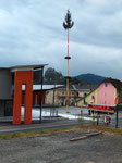 Gemeindeamt, Burg und Maibaum