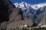 Schloss des Mir von Hunza mit Ultar Peak (7.388 m), Karimabad, Pakistan