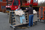De levering van een betonnen werkblad op 4de verdieping