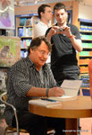 Joesi Prokopetz präsentiert bei Thalia sein neues Buch mit dem Titel "So weit. So komisch"