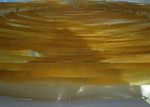 《連鎖する境界》2011年／洋金箔、樹脂膠、ポリカーボネート／10.0×100000.0 cm　　《Chain of Boder》2011／Brass leaf, Resin glue, Polycarbonate／10.0×100000.0 cm