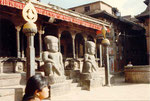 devant le temple Dattatreya de Bhaktapur