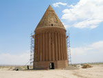 la tour de Radkan (plus de 1000 ans?)