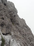 eine Seilschaft im oberen Teil der Trogkofel Nordwand (4+)
