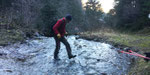 Janvier 2023 sortie 'raquette' ! pas de neige, conséquence un torrent à franchir, il marche sur l'eau!?