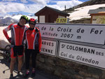 Mai 2021 . Col de la croix de Fer ...le jour de son ouverture à la circulation. Jocelyne et Claude. Ce jour là montée du col du Mollard, redescente, montée Croix de fer et  remontée col du Mollard