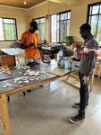Tailor und Ismail bei der Arbeit