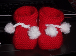 zapatitos hechos por Estrella para su sobrinito!, se ven preciosos en rojo!