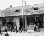 Boryslaw, jüdisches Viertel. Geschäfte im Haus Moses Hersch Erdheims. Aus: Claudia Erdheim: Das Stetl