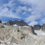 Nach dem Abseilen vom Galengrat kommt der Abstieg über den Sidelengletscher