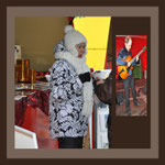 Andrea Weinke, Die anderen Bilder, Weihnachtsmarkt in Wöbbelin, Porzellanbilder, Grabbilder, Geschirr,