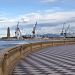 TERRAZZA MASCAGNI CON SFONDO CANTIERE E MONTI INNEVATI