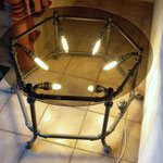 Industrial Style Beistelltisch aus Rohren DIY mit integrierter Beleuchtung