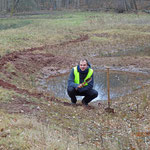 Graben für den Zaun