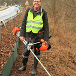 Gerhard Schweigert hat auch nach dem Freischneiden noch Spaß