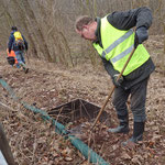 Der Kasten wird wieder aufgebaut