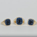 Eleganter moderner Siegelring aus 750er Gold, graviertes Wappen mit Schriftband, hochwertiger Goldschmuck