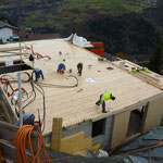 Montage der Holzplatte im November 2014.