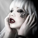 MAQUILLAJE ÁRTISTICO EN ZARAGOZA BEAUTY TATOO con la fotógrafa artística Rebeca Saray