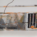 "radio corona", acryl auf holz, draht