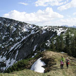 Blick vom Sonnwendkogel zur Goiserer Hütte und Kalmberg