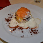 Dessert: Scone und Prune Pudding mit Sherrysauce und braunem Zucker