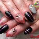 Bild - Feel Good Nails - Stripes und Steinchen