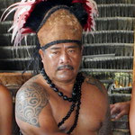 ...und diesem beeindruckenden Musiker aus Tahiti auf das nun auf uns zukommende Spektakel!?   