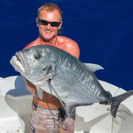 Dieser Tage konnte Sandra noch diese drei Fotis downloaden, die aufzeigen, dass die Offshore Hunter-Crew auch auf ihrer Überfahrtr in die Marquesas erfolgreich war.  Hier  präsentiert Morten einen 35kg schweren Giant Trevally,...