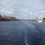 Raus geht es aus der Marina-Ausfahrt dem nächsten Ziel Aruba entgegen.